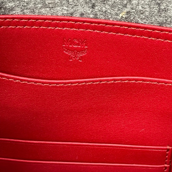 MCM Stadt Roden Zip Clutch w/ Leather Trim and Wrist Strap - NWT - RARE! - Picture 5 of 9